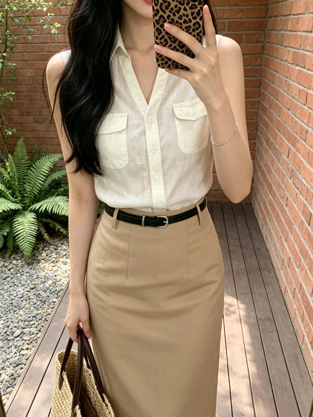 Fashionable Sleeveless Shirt A - огляд і ціна Shirts